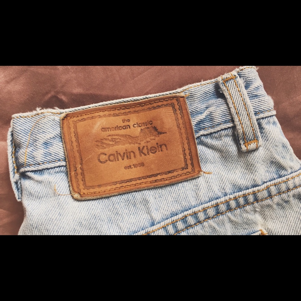 Vintage Calvin Klein High-Waisted Jeans - Picture 2 of 6